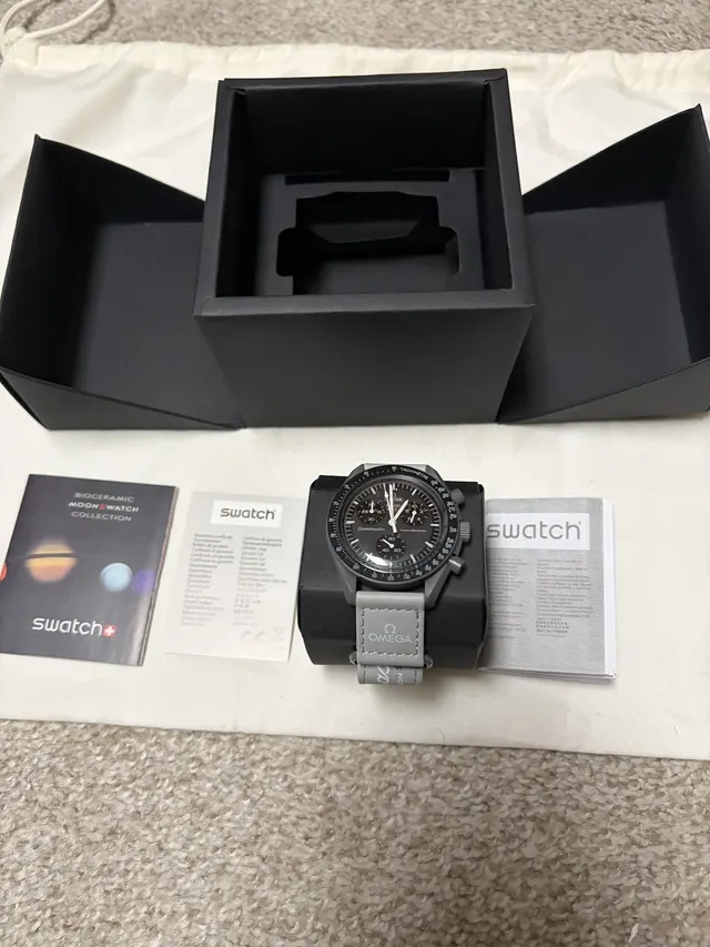 Swatch Moonswatch SO33A100