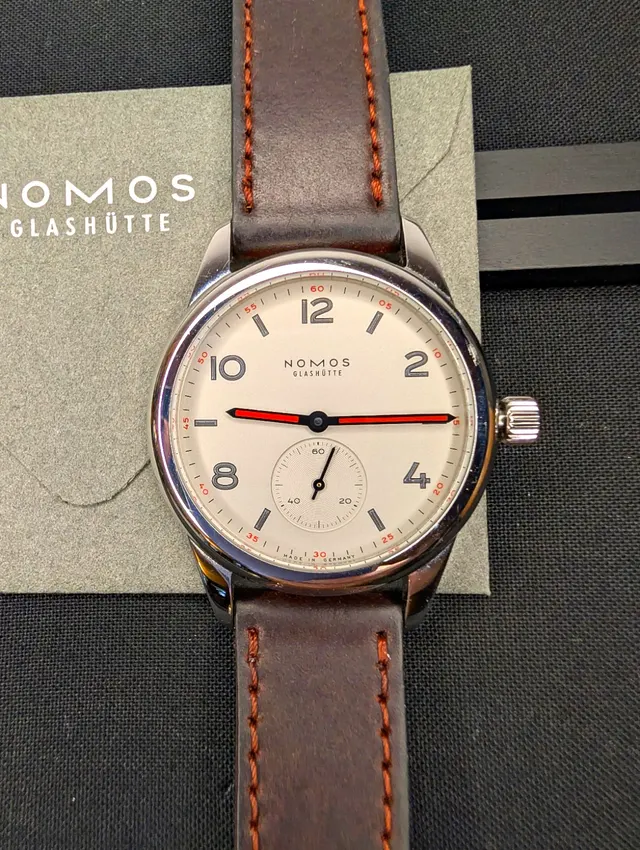NOMOS Club 701.1