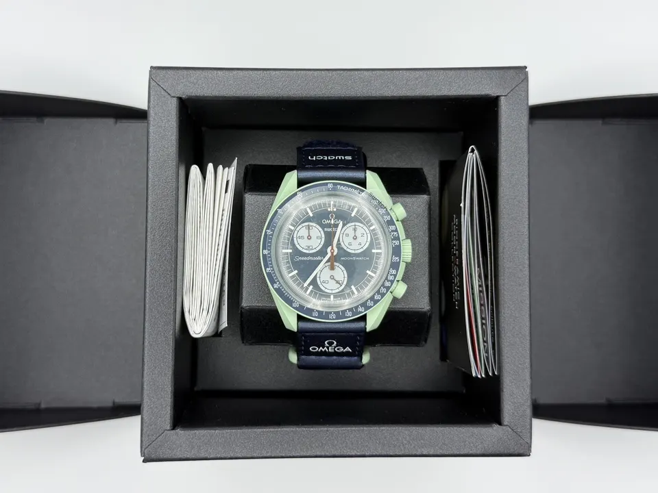 swatch moonswatch SO33G100