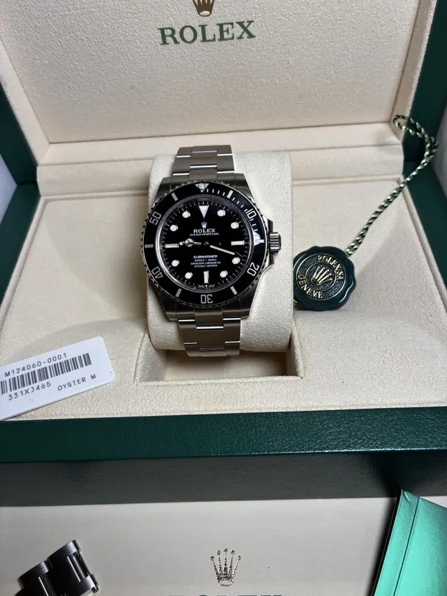 Rolex Submariner 124060