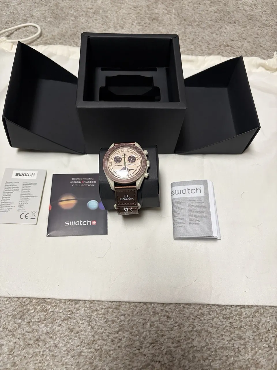 swatch moonswatch SO33T100