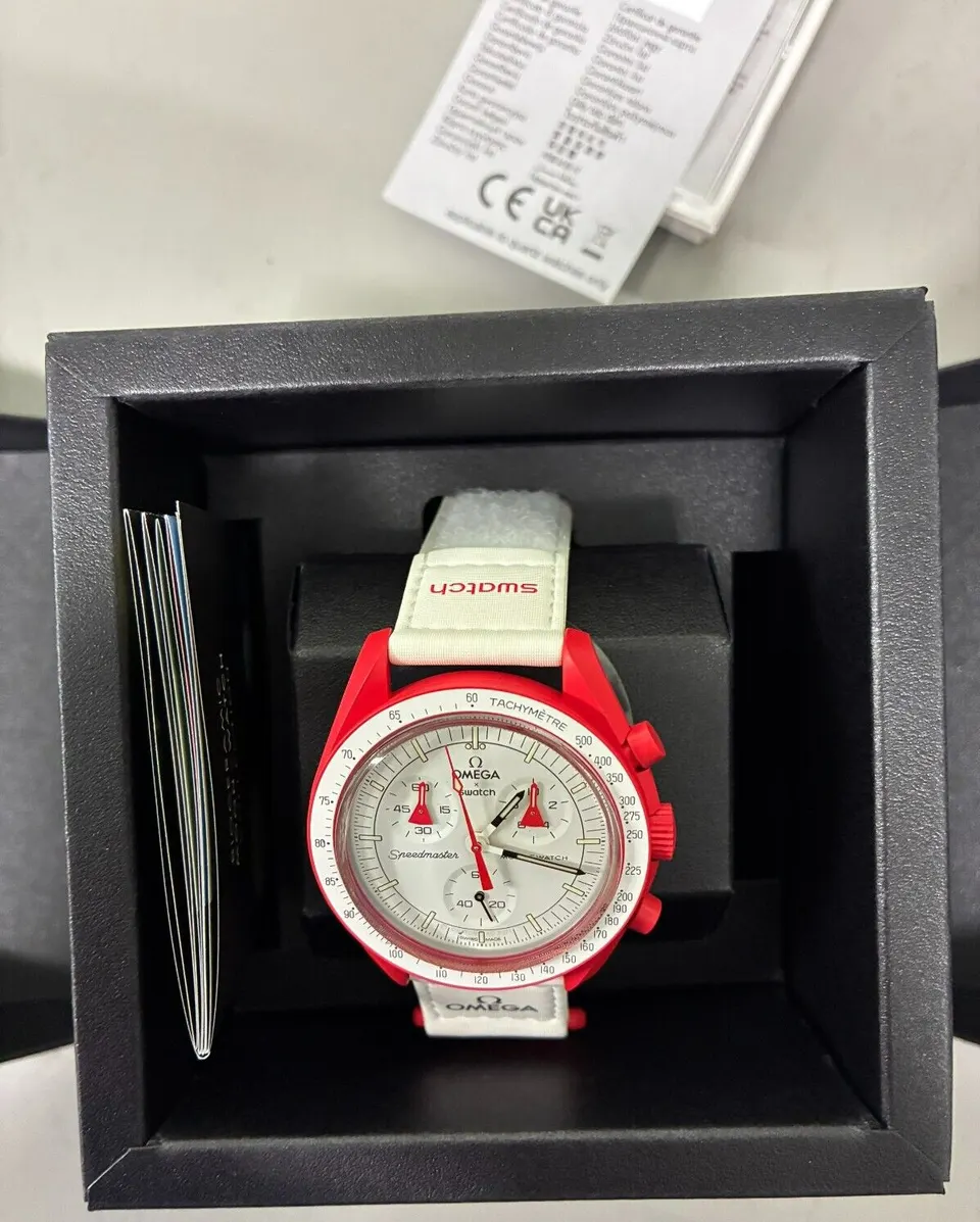 swatch moonswatch SO33R100