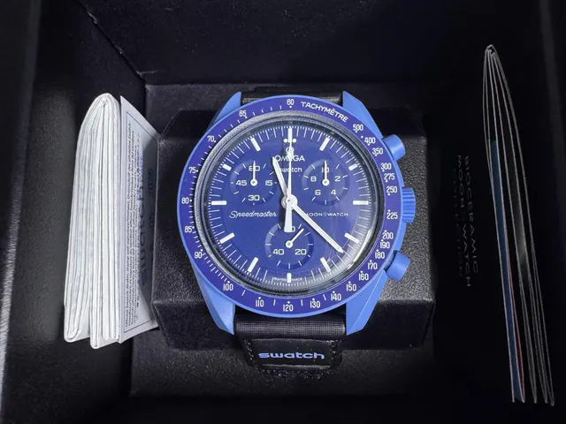 Swatch Moonswatch SO33N100