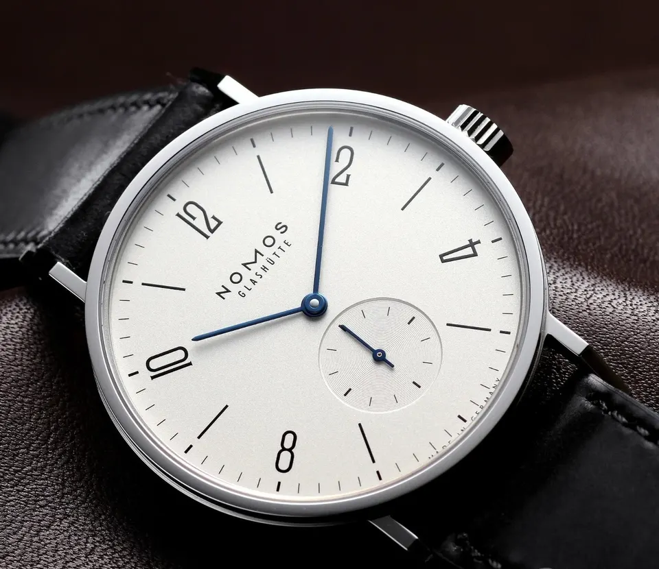 NOMOS Tangomat